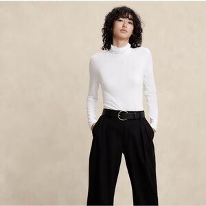 NWOT Banana Republic Timeless Turtleneck Top